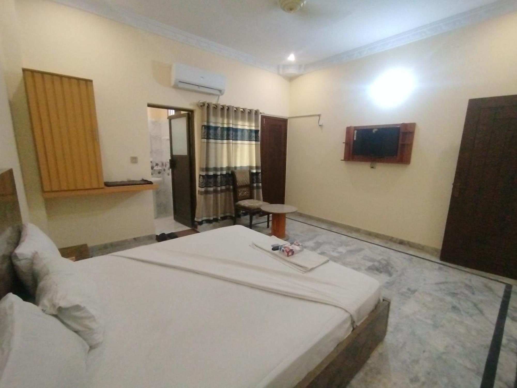 Hotel Crown Plaza, Near Karachi Airport, Darul Sehat Hospital, Dow, Agha Khan And Liaqat Hospital Zewnętrze zdjęcie