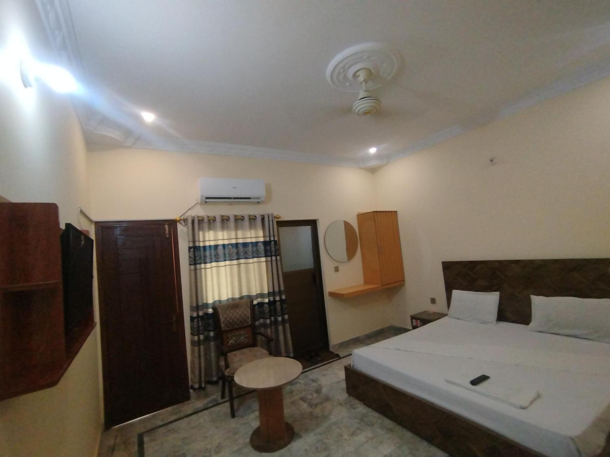 Hotel Crown Plaza, Near Karachi Airport, Darul Sehat Hospital, Dow, Agha Khan And Liaqat Hospital Zewnętrze zdjęcie