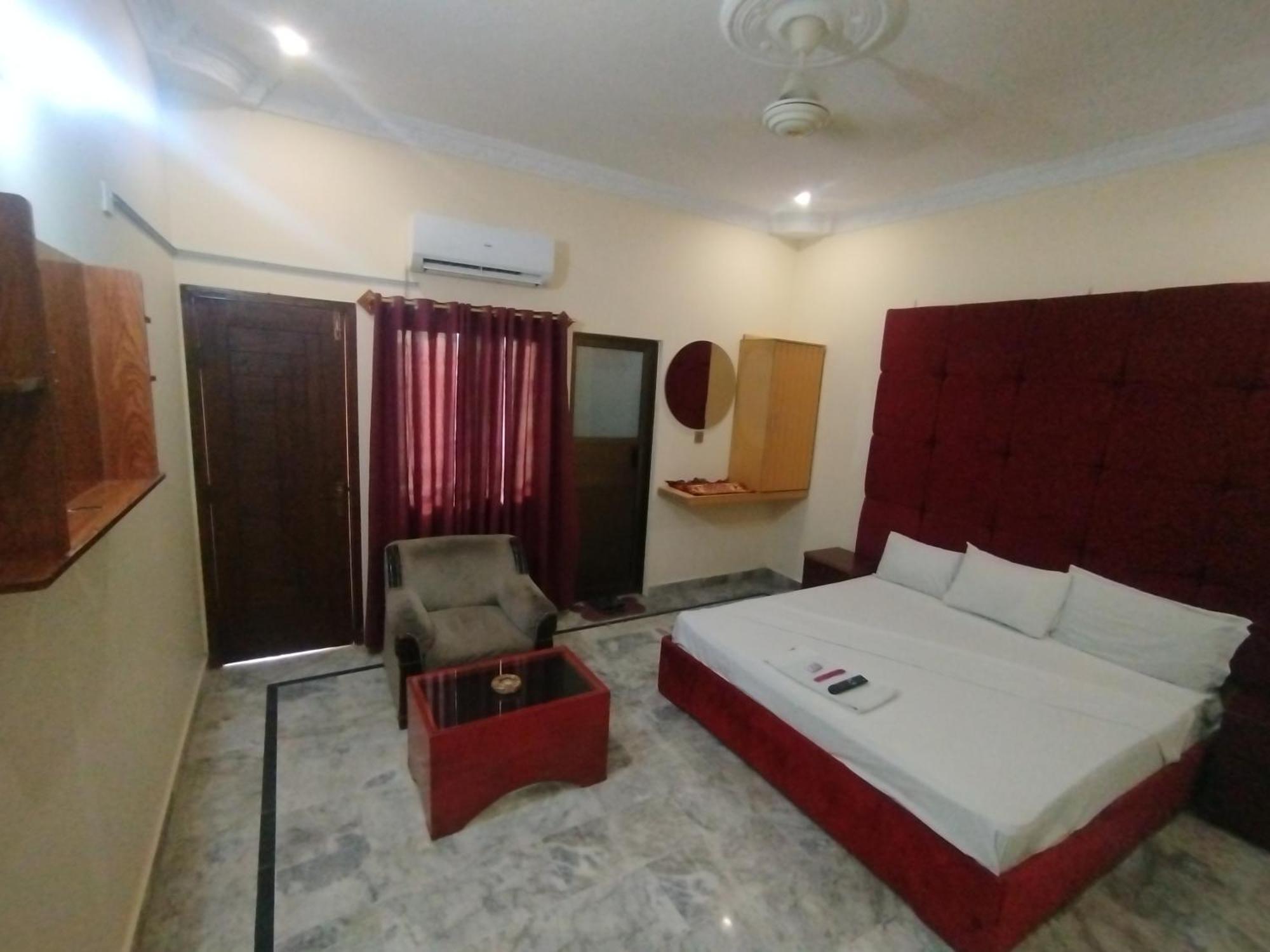 Hotel Crown Plaza, Near Karachi Airport, Darul Sehat Hospital, Dow, Agha Khan And Liaqat Hospital Zewnętrze zdjęcie